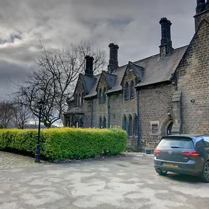  Villa The Old Vicarage - Secure Parking, Fast Wifi, Garden Großbritannien